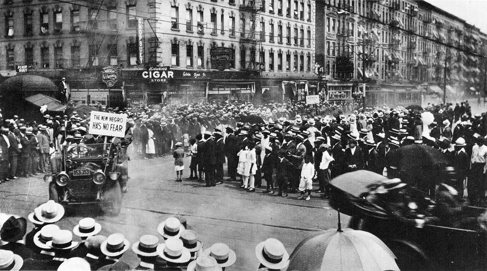 В августе 1920 года в Гарлеме состоялся масштабный парад Uni