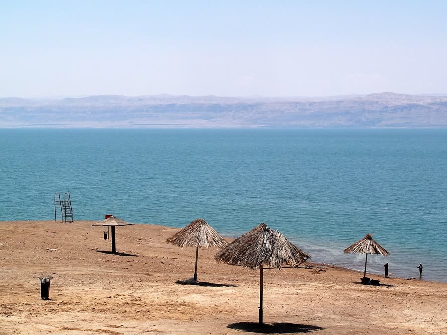 Мёртвое море находится ниже уровня океана